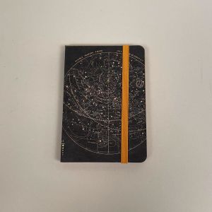 mini-notesbog-med-motiv-af-stjernehimlen-