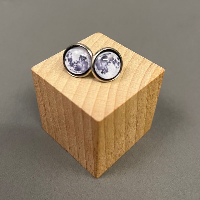 Ørestikker med måne-motiv 1