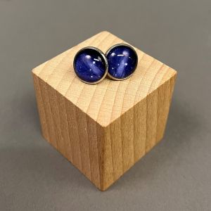 Ørestikker med galakse-motiv