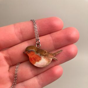 halskaede-med-vedhaeng,-roedhals