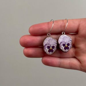 oerehaenger-stedmoderblomst-lys-lilla