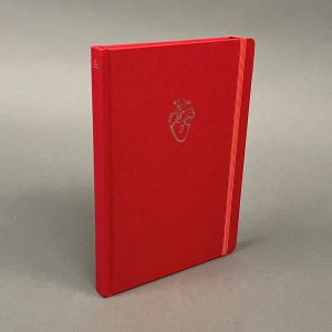 Eksklusiv notesbog i rød med sølvtryk af menneske hjertet 